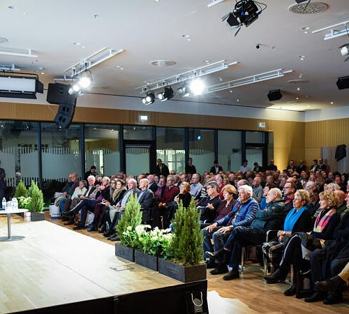 OÖN-Geld-Tag: Experten diskutieren Geldanlage, Wirtschaft und Finanzmärkte in Linz. 
