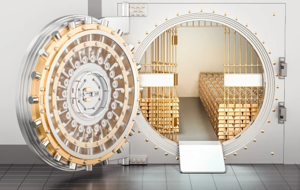 Ein Banktresor mit einer großen, offenen Tür, die Stapel von Goldbarren offenbart. Vor dem Tresorraum ist eine Tafel aufgestellt.