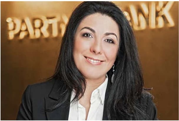 Interview mit Dr. Sarvenas Enayati