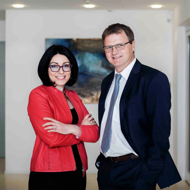 Portraitfoto der Vorstandsmitglieder: Frau Mag. Elham Ettehadieh und Herrn Andreas Fellner, MSc